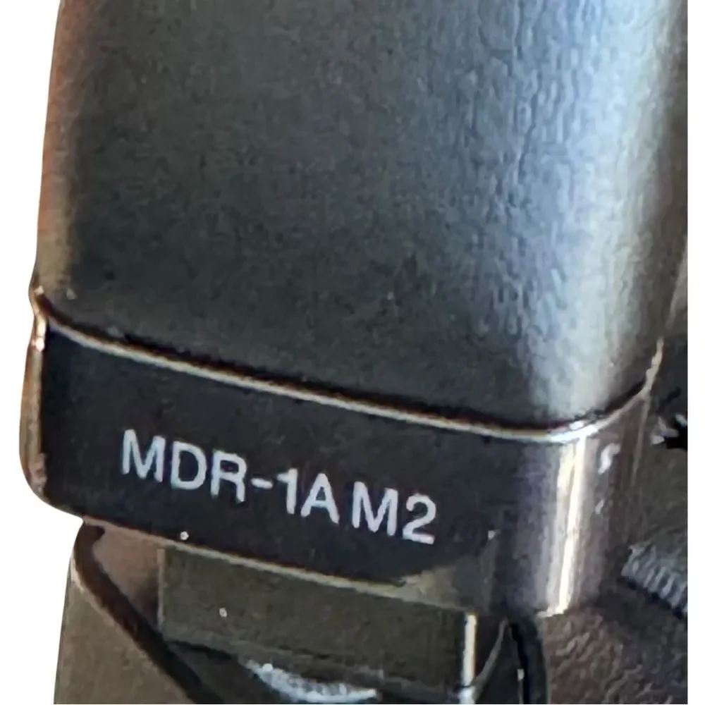 Sony MDR1AM2 Wired High Resolution Audio Black Overhead Over Ear Headphones.